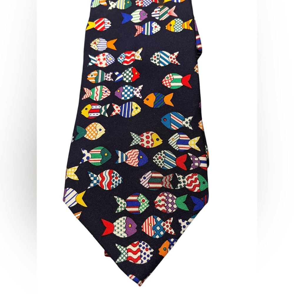 Alynn Neckwear Men's Silk Tie Tropical Fish & Net Novelty Print